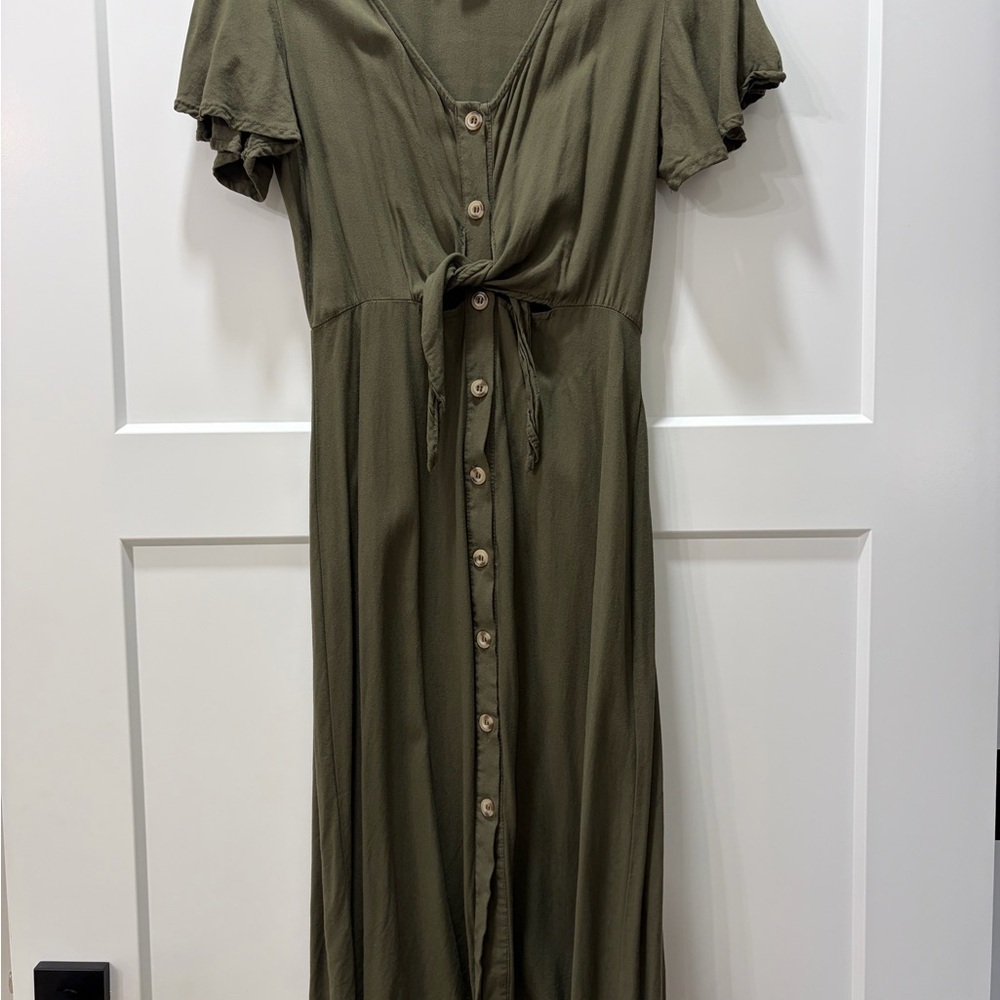 Mimi Chica Olive Green Button Down Midi Dress With Cut Out and Tie. Size Medium